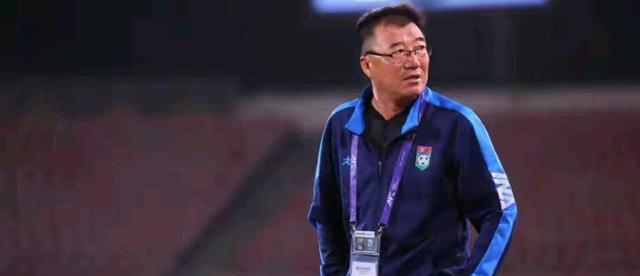 队应有的专, 宣告了她们